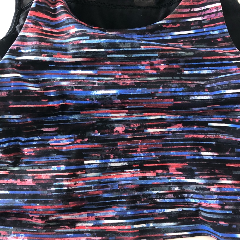 Lululemon crop top with built in bra - Medium 6